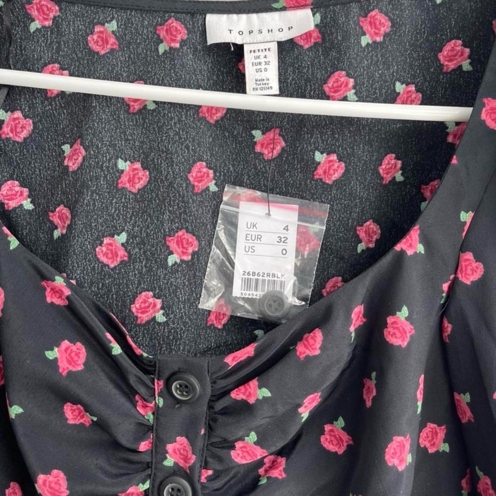 4/$20 🧡Floral puff shoulder style blouse~
Size: US 0/ UK 4/ EUR 32 - Picture 3 of 4